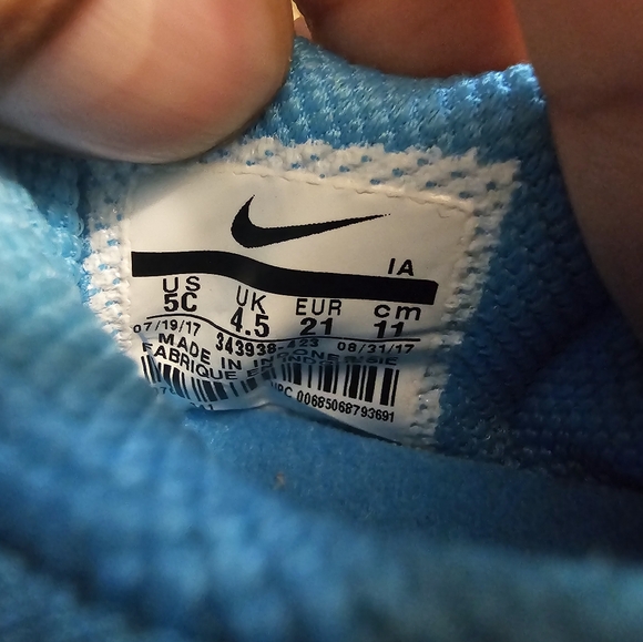 Nike Dynamo Free Sneaker Baby, Walker, & Toddler - Picture 6 of 7